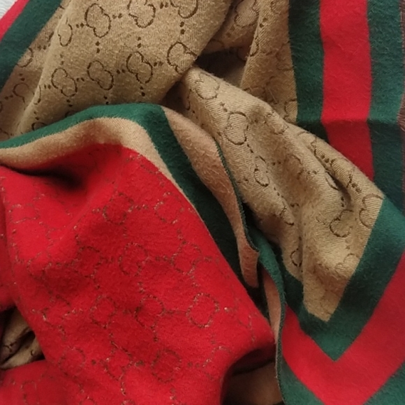 "Gucci" style scarf 2metres long - Picture 3 of 3